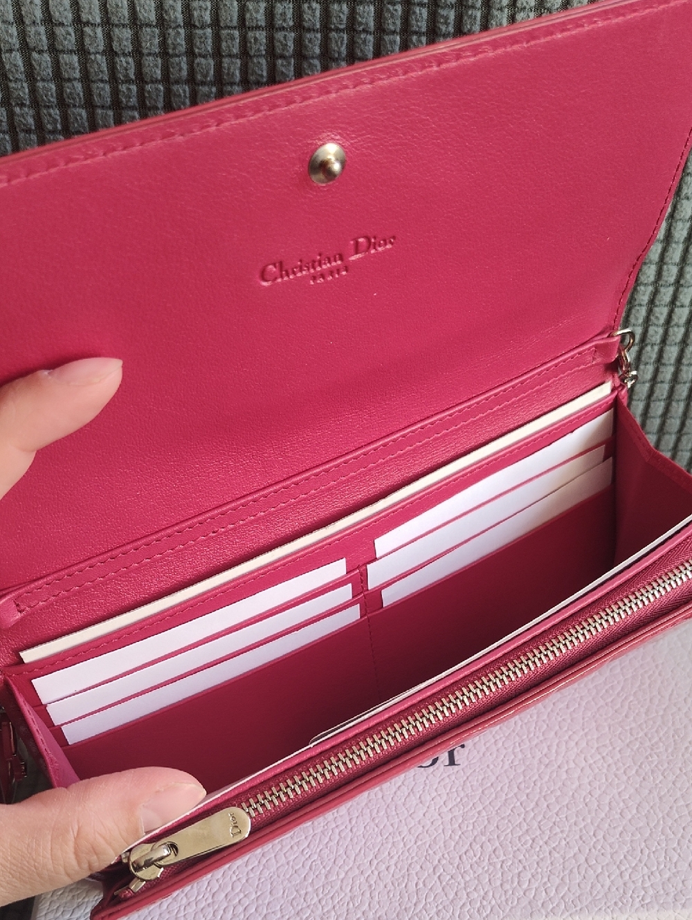 CHRISTIAN DIOR - LADY DIOR CANNAGE Patent Leather Wallet On Chain - Picture 4 of 8